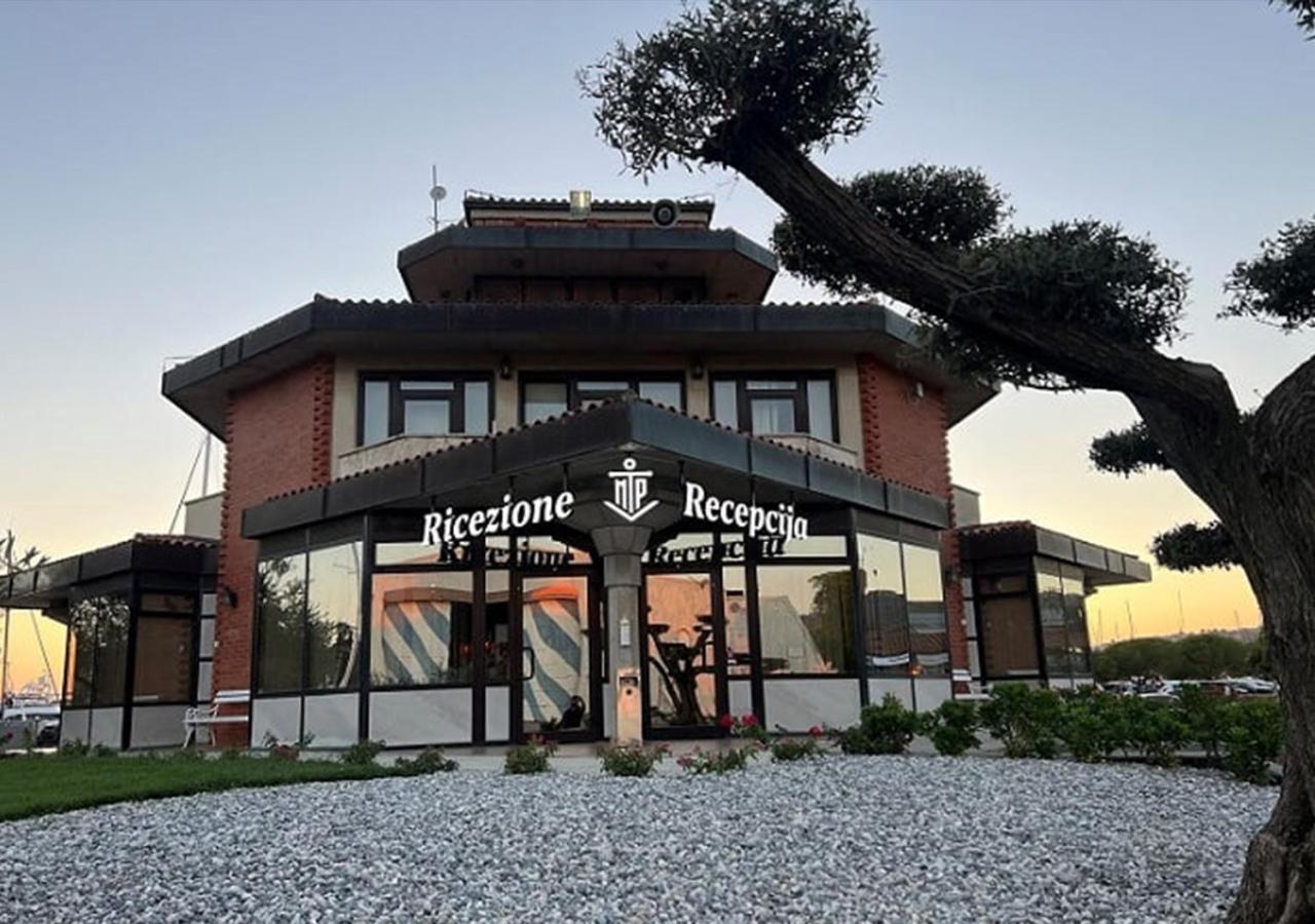 Floating House - Marina Relax Villa Portoroz Exterior photo