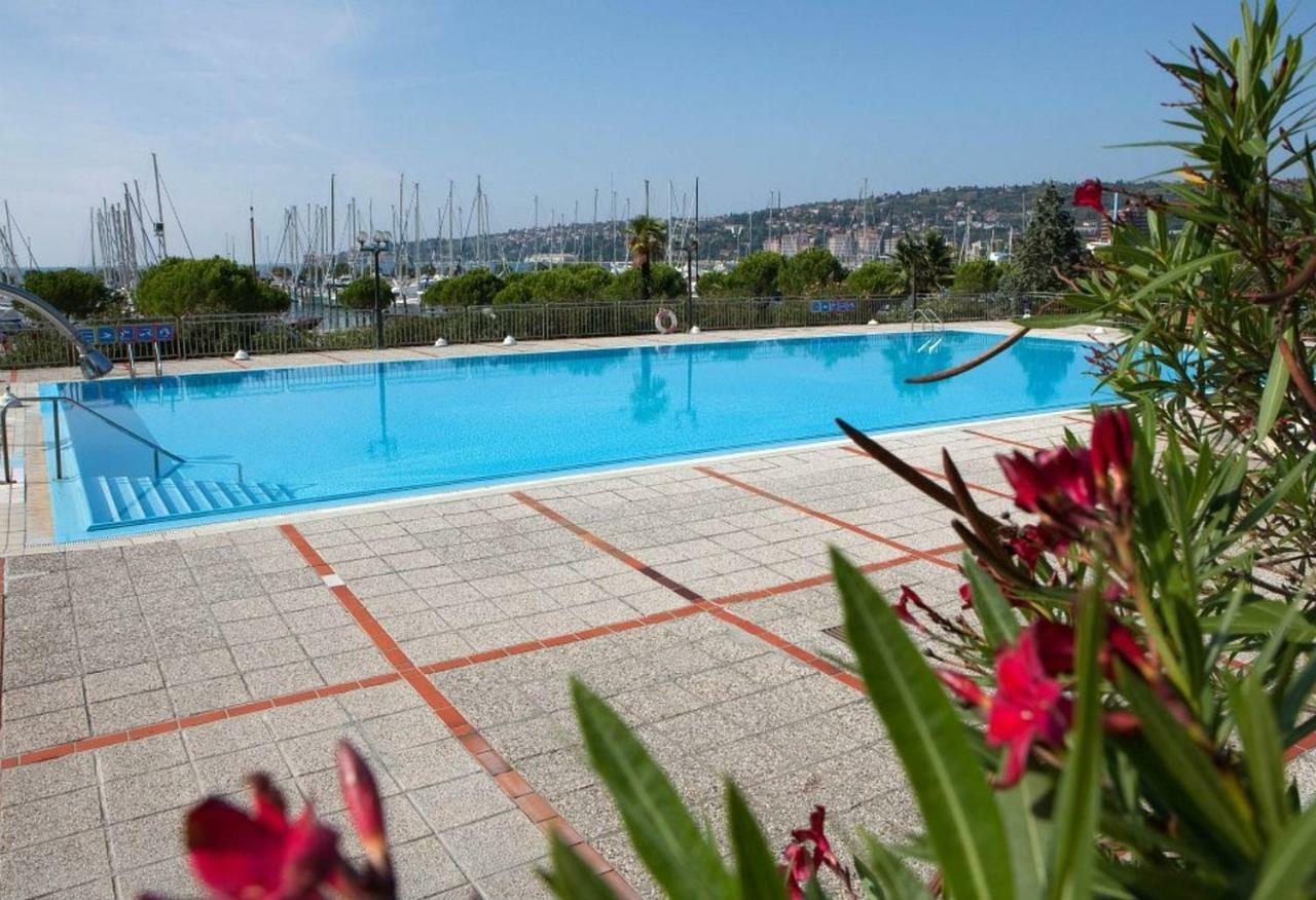 Floating House - Marina Relax Villa Portoroz Exterior photo